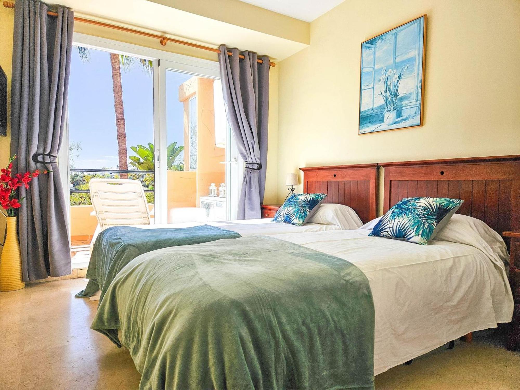 1 Bed In Los Lagos De Santa Maria, Elviria マルベーリャ エクステリア 写真