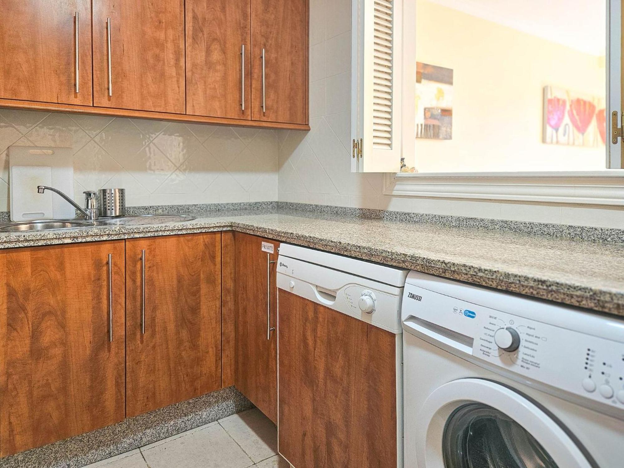 1 Bed In Los Lagos De Santa Maria, Elviria マルベーリャ エクステリア 写真